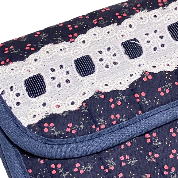 Vintage Hand Crafted Interpur Quilted Floral Wallet - Picture 2 of 14